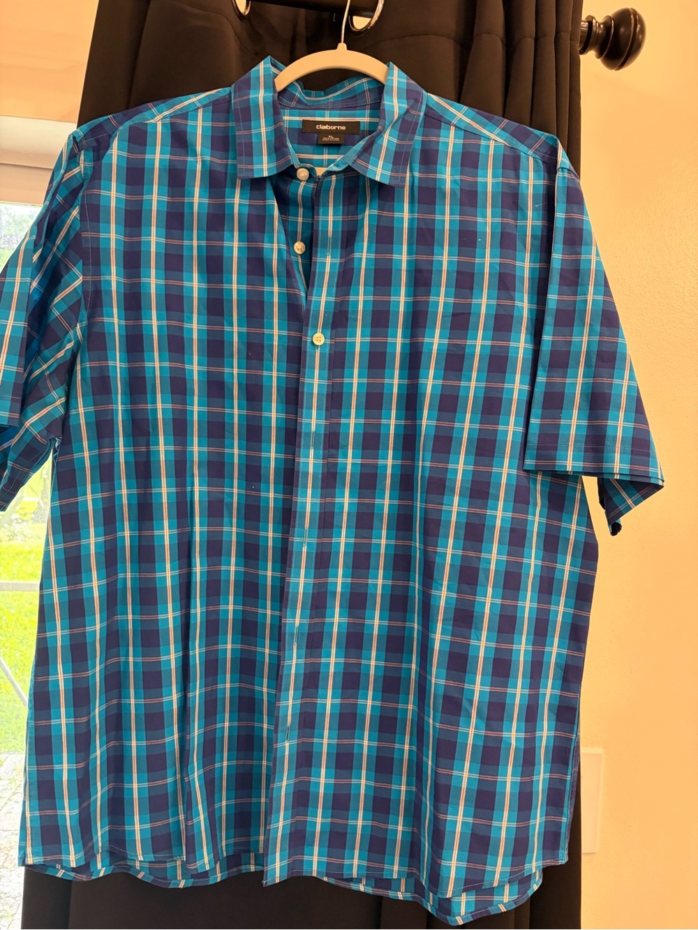 Claiborne Men’s XL Blue Teal Plaid Short Sleeve Button Down Shirt